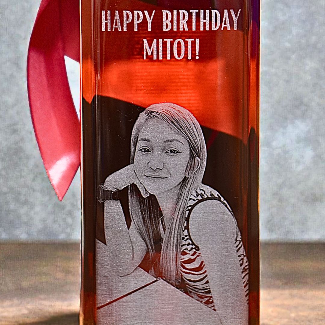 Photo engraving on bottle
