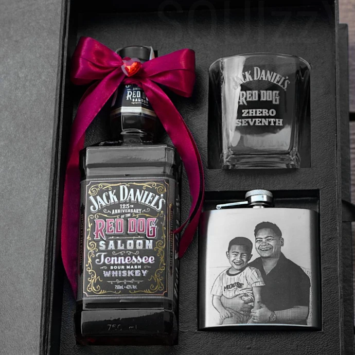 Personalized Liquor and Wine Gift Sets by Squizzy