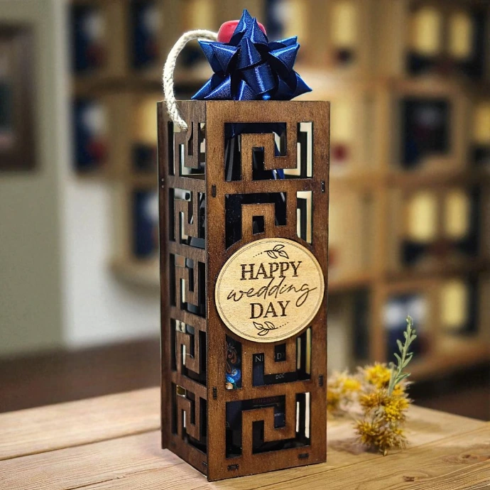 Regular and Customized Liquor and Wine Bottle Packaging by Squizzy
