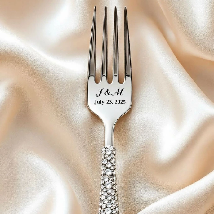 Custom Wedding Glassware & Tableware by Squizzy