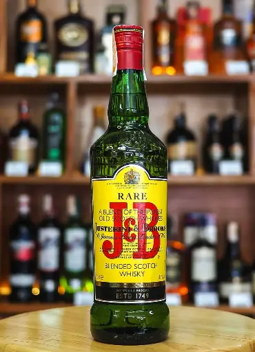 J&B Rare Blended Scotch whisky 700ml