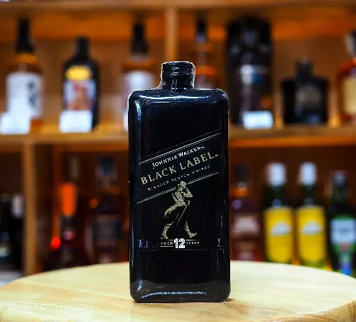 Johnnie Walker Black Label Flask 200ml